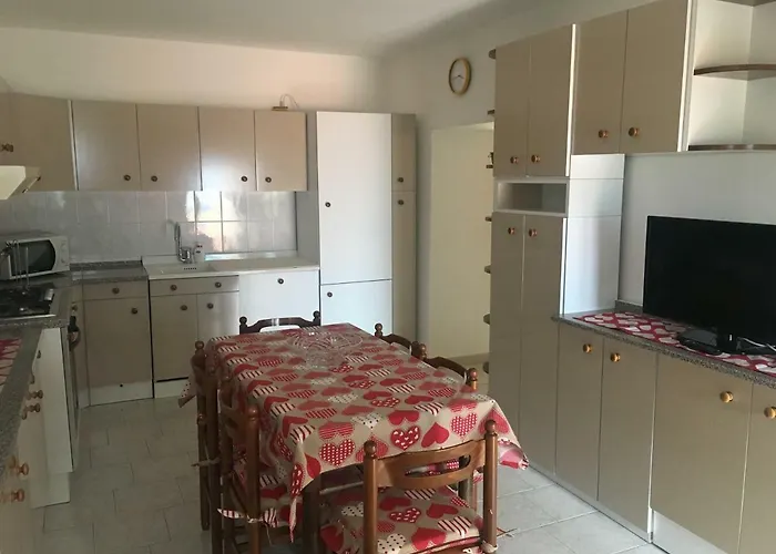 Casa Elena בלאנו